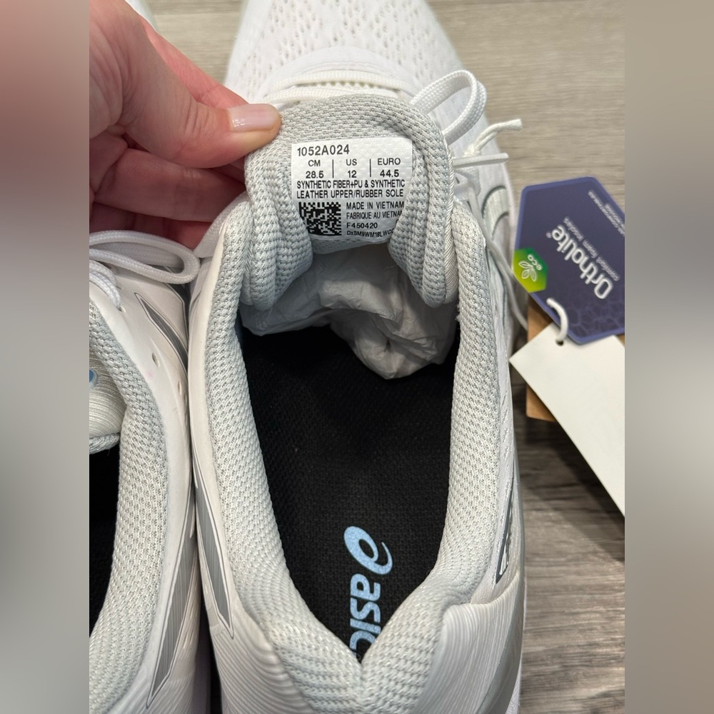 ASICS Sky Elite FlyteFoam Volleyball Shoes Women’s Size 12 White/Silver NWT - Picture 6 of 13